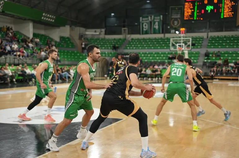 Konya Basketbol Takımı'nın bileği bükülmüyor