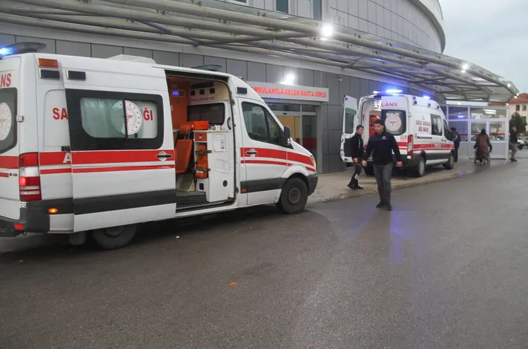 Konya’da öğrenci servisi devrildi: 31 yaralı