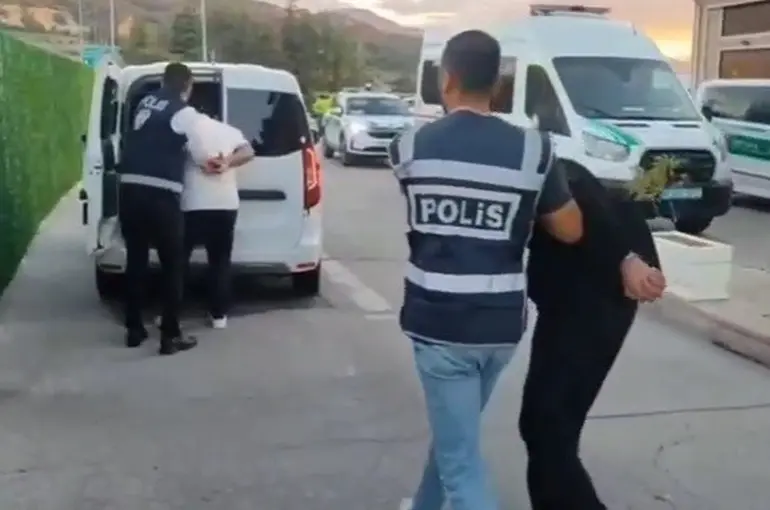 Konya merkezli 24 ilde "Paravan 1" operasyonu: 65 şüpheli gözaltında
