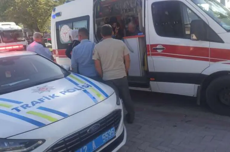 Konya’da 3 araç birbirine girdi! 2 kişi yaralandı