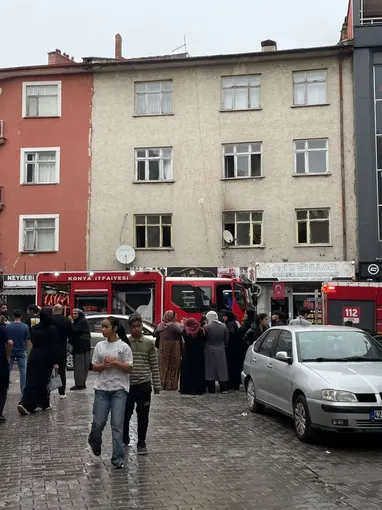 Konya’da 3 Katlı Binada Yangın! Ekipler Seferber Oldu