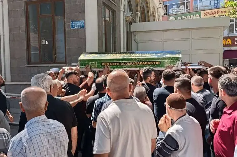 Konya’da genç avukat son yolculuğuna uğurlandı