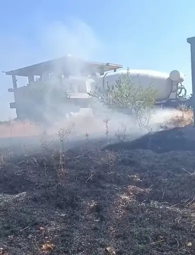 Kopan elektrik telleri yangına neden oldu
