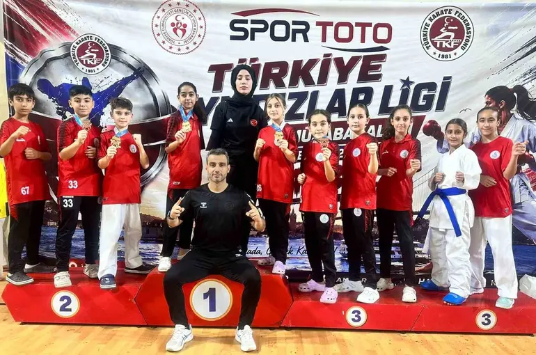 Körfezli karateciler kürsüye ambargo koydu
