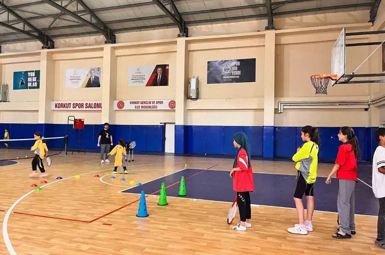 Korkut’ta tenis antrenmanları sürüyor
