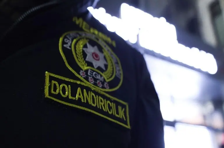 Korkutup 435 bin TL dolandırdılar: Gerçek polise yakalanan 4 şüpheli tutuklandı
