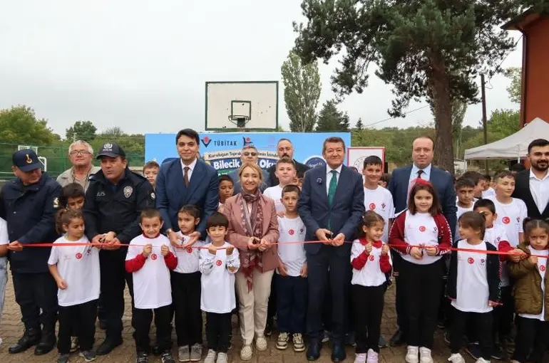 Köy okulunda bilim şenliği: 9 farklı atölye düzenlendi

