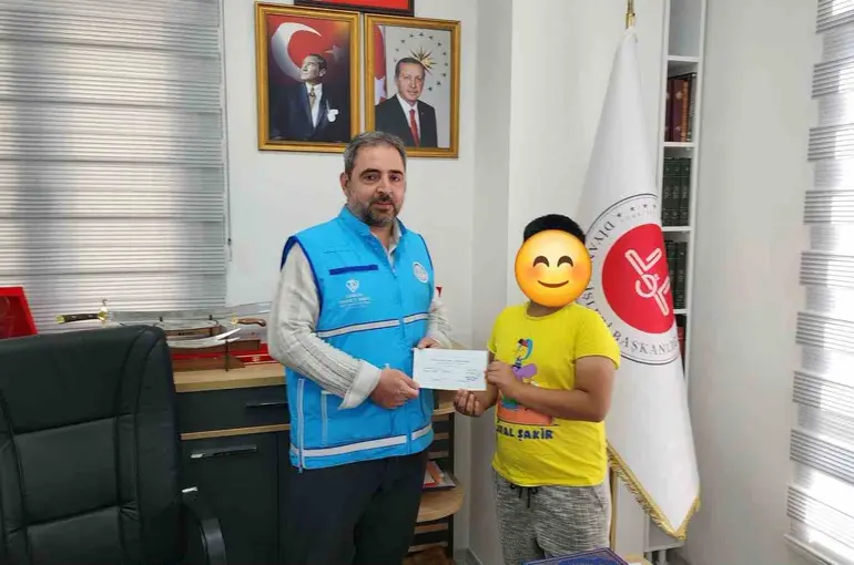 Köyceğiz Müftülüğü’nden öğrencilere kırtasiye desteği
