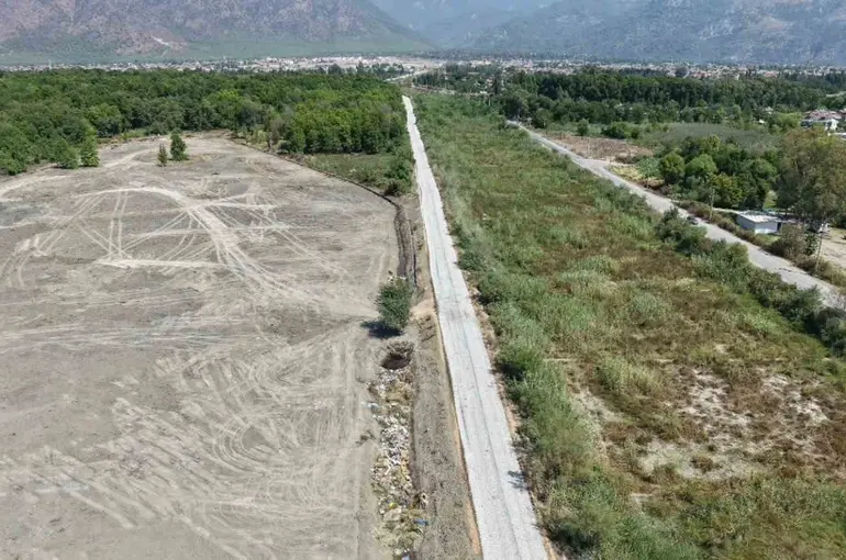 Köyceğiz’de 7 güzergahta yol mesaisi
