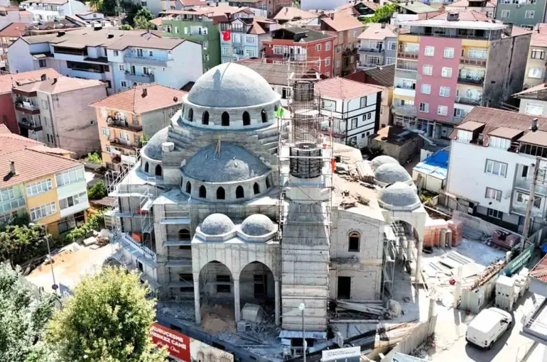 Kuruçeşme Merkez Cami gün sayıyor
