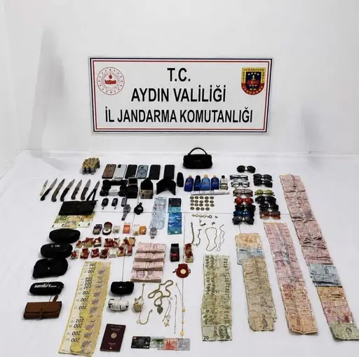 Kuşadası sahilinde seri hırsızlık şüphelisi suçüstü yakalandı
