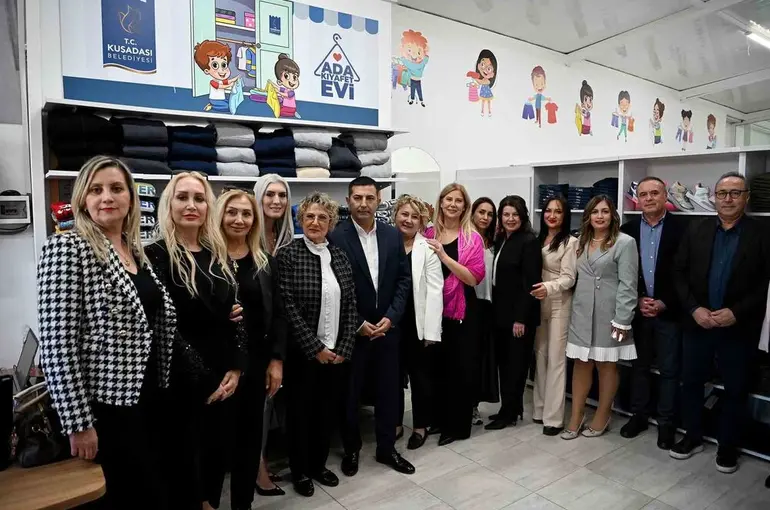 Kuşadası’nda ’Ada Kıyafet Evi’ açıldı
