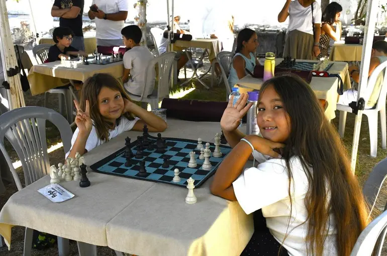 Kuşadası’nda uluslararası satranç turnuvası düzenlendi
