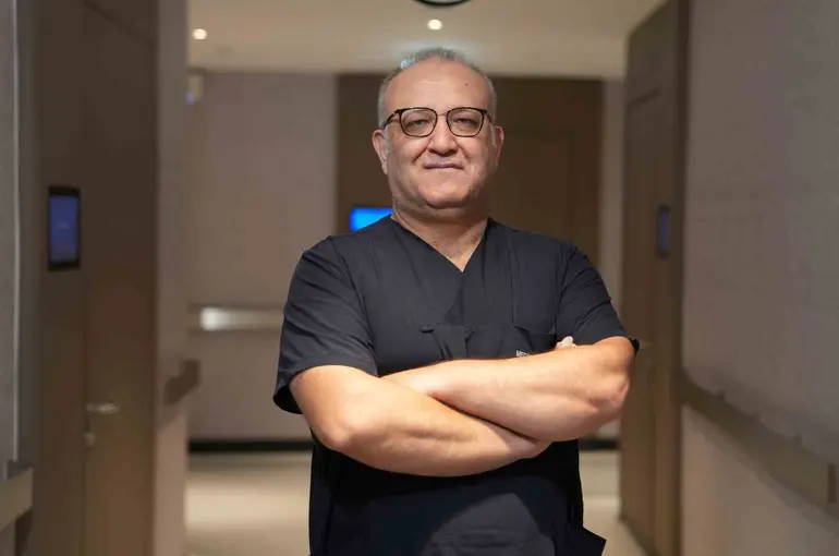 Kuşak gibi sırta vuran karın ağrısına dikkat: Pankreatit olabilir
