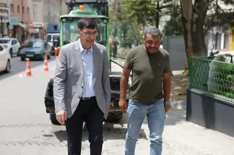 Kütahya Meydan Kavşağı’nda yeni trafik düzeni hayata geçti
