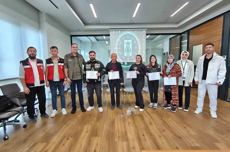 Kütahya’da ev hayvanı satış yeri sahiplerine eğitim
