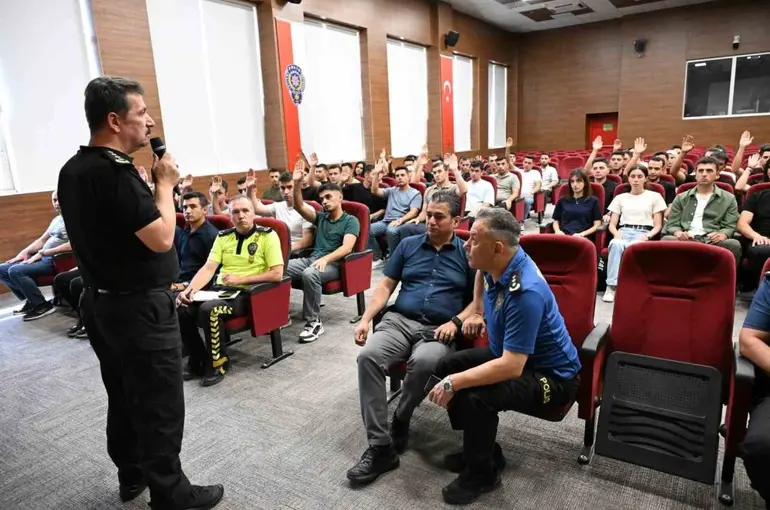 Kütahya’da göreve başlayan polis memurlarına oryantasyon eğitimi
