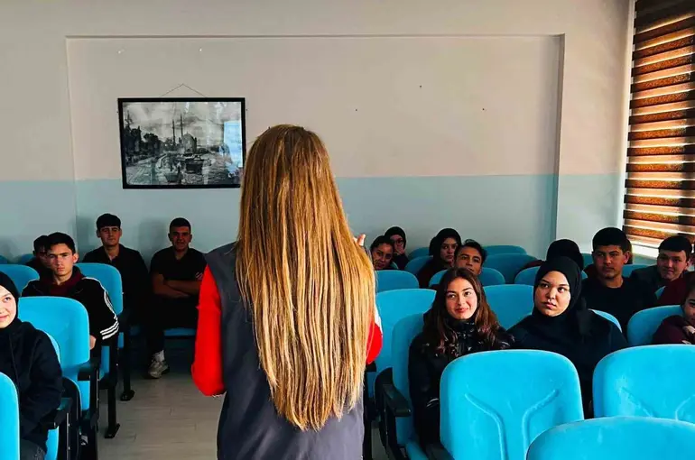 Kütahya’da lise öğrencilerine siber güvenlik eğitimi

