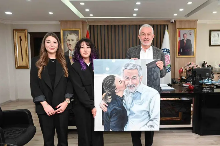 Lise öğrencisi Gözde’den Başkan Başdeğirmen’i duygulandıran tablo

