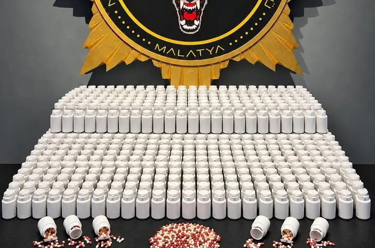 Malatya’da 46 bin 189 adet sentetik ecza hapı ele geçirildi
