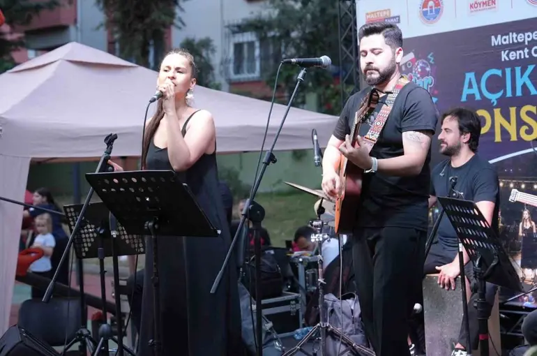 Maltepe’de 90’lar rüzgarı devam ediyor
