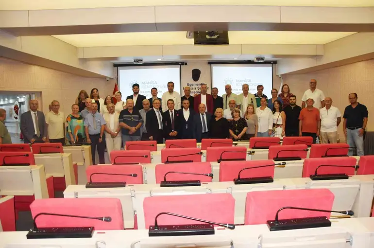 Manisa Kent Konseyi’nde Hakkı Bayraktar yeniden başkan seçildi
