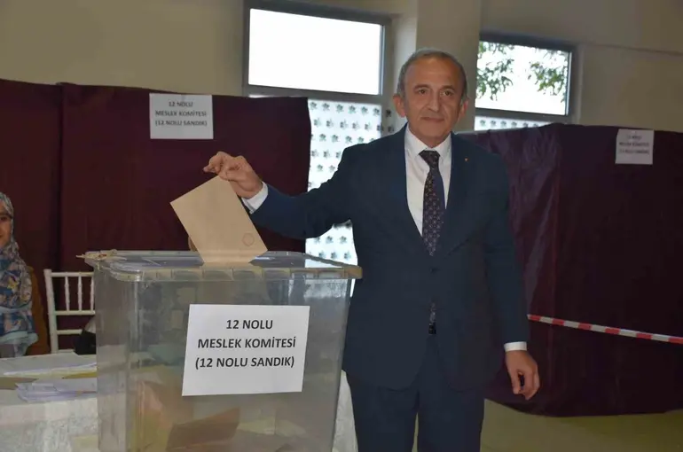Manisa TSO seçimlerinde Başkan Mehmet Yılmaz güven tazeledi
