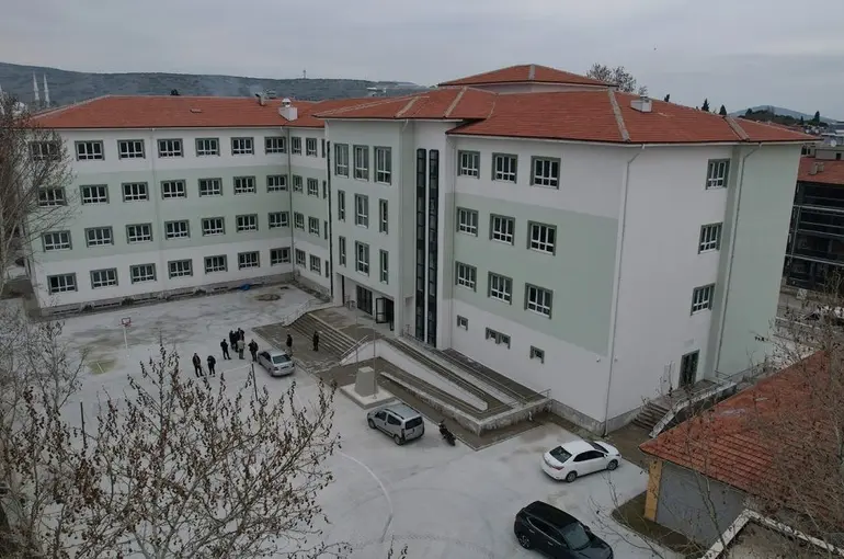 Manisa’da 266 bin öğrenci ders başı yapacak
