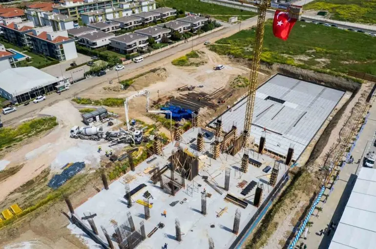 Manisa’da iş dünyasının yeni prestij merkezi Work&Life için ilk kazma vuruldu
