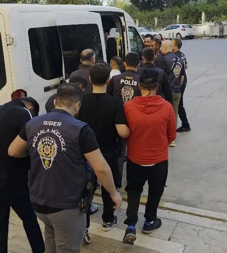 Manisa’da nitelikli dolandırıcılık soruşturmasında 14 şüpheli tutuklandı
