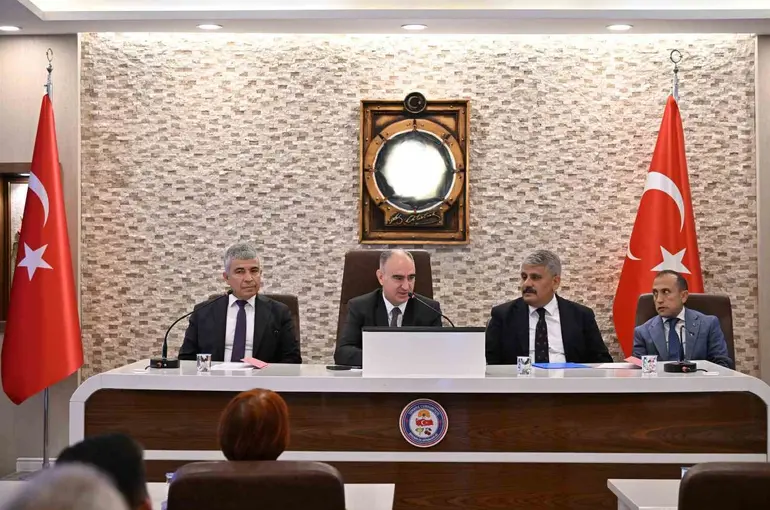 Manisa’da sahipsiz hayvanlara yönelik çalışmalar değerlendirildi
