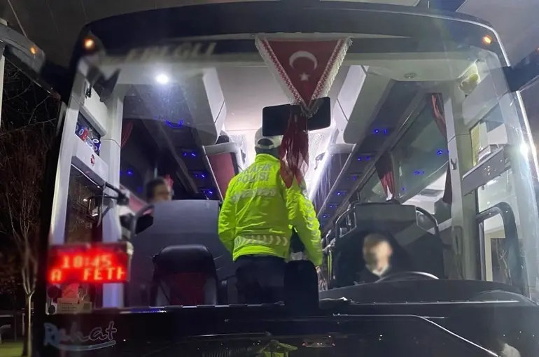 Manisa’da terminallerde otobüslere emniyet kemeri denetimi
