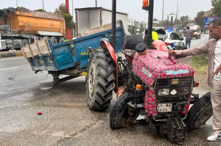 Manisa’da tırla çarpışan traktörün sürücüsü hayatını kaybetti
