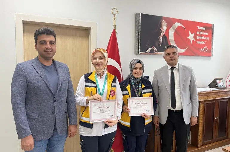 Mardin'de bir baba doğum gerçekleştirdi