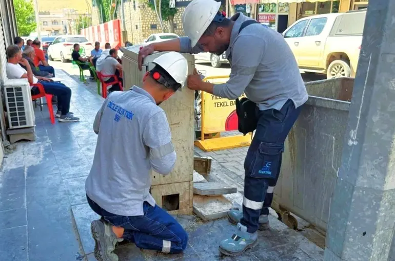 Mardin’de 2 bine yakın panoya yetkisiz müdahale
