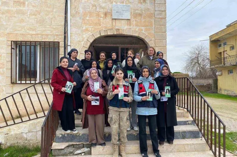 Mardin’de jandarmadan annelere uyuşturucuyla mücadele eğitimi
