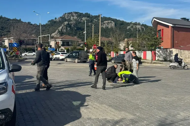 Marmaris’te otomobil yayaya çarptı, sürücü gözaltına alındı

