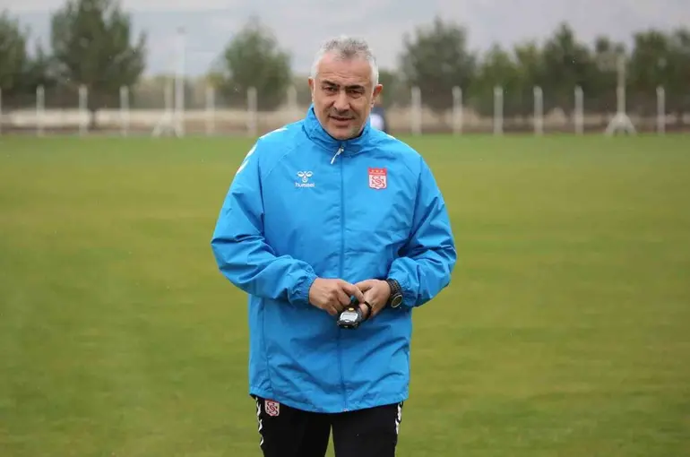 Mehmet Altıparmak: "Manisa FK maçı final niteliğinde"

