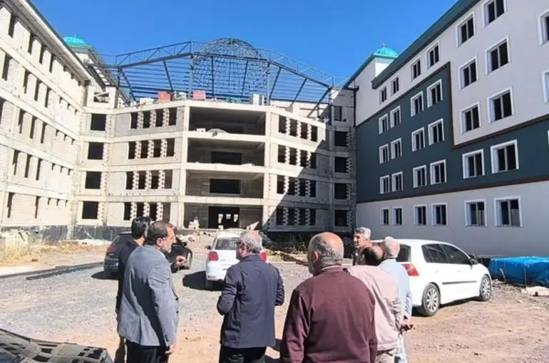 Mehmet Gürgür Hafızlık ve Gençlik Merkezi inşaatı devam ediyor
