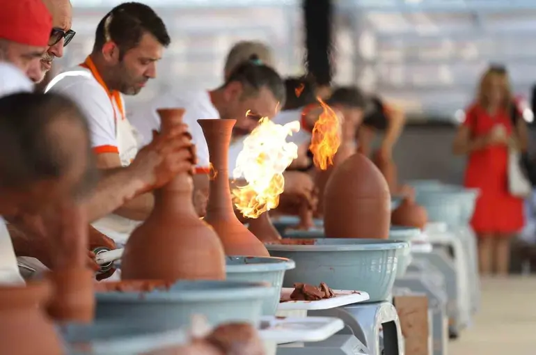 Menemen Çömlek Festivali coşkusu Edis ve Nil Karaibrahimgil ile yaşanacak
