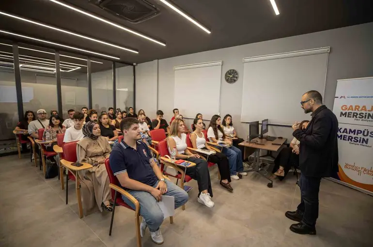 Mersin’de gençler iş dünyası ile buluştu
