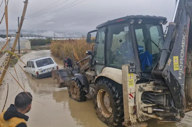 Mersin’de selin yaraları sarılıyor
