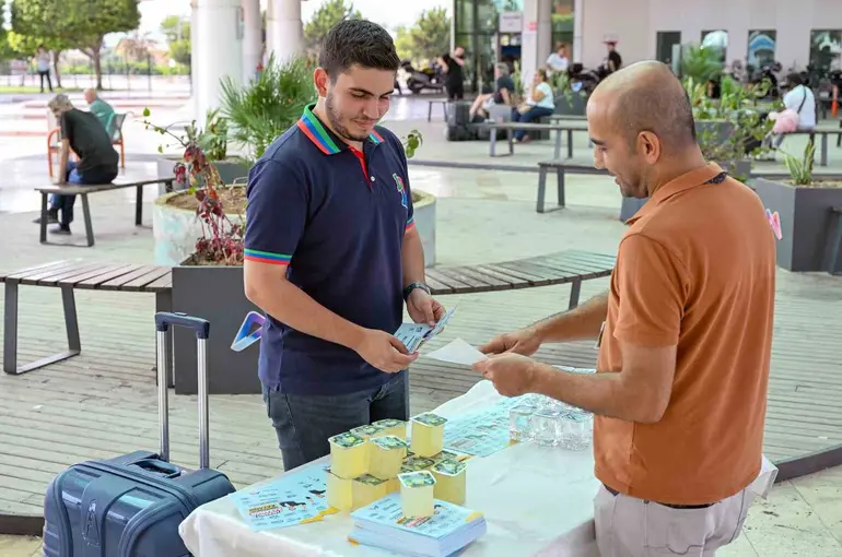 Mersin’de üniversite öğrencilerine otogarda karşılama ve destek
