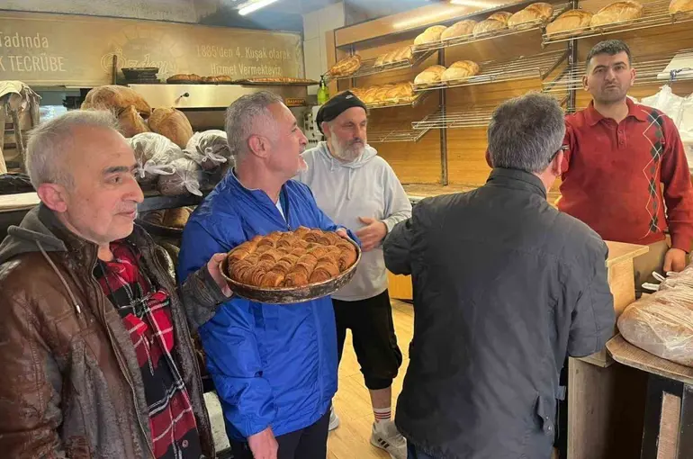 Meşhur Tavşanlı haşhaşlı lokumu için kuyruklar oluştu
