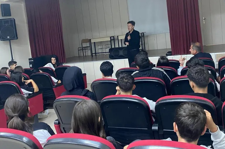 Mesleki eğitime yeni başlayan öğrenciler sektörle buluştu
