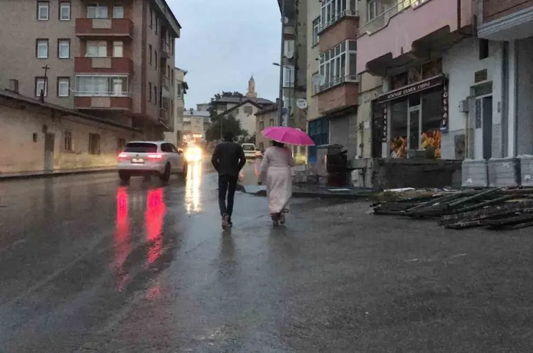 Meteoroloji’den yağış, sis ve çığ uyarısı
