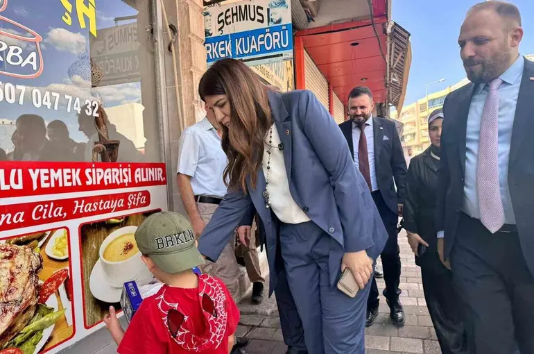 Milletvekili Derya Ayaydın’a memleketi Mardin’de yoğun ilgi
