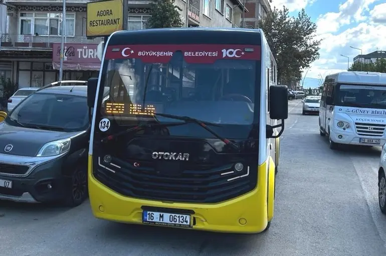 Minibüsün çarptığı yaya ağır yaralandı
