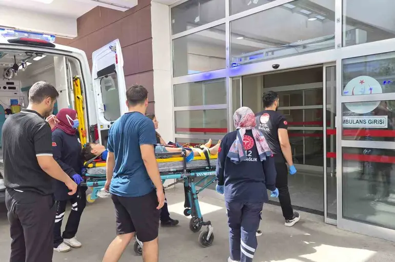 Motosiklet ile bisiklet çarpıştı: 1 yaralı
