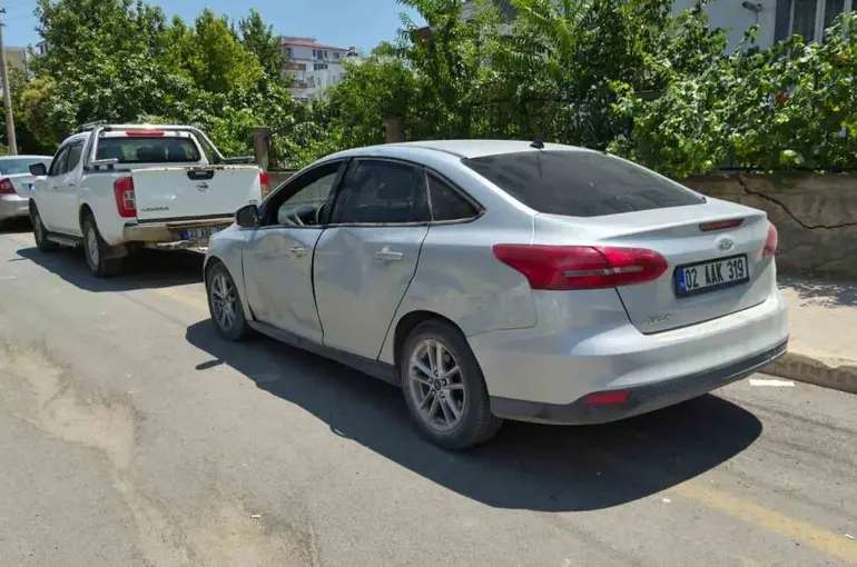 Motosiklet ile otomobil çarpıştı: 1 yaralı
